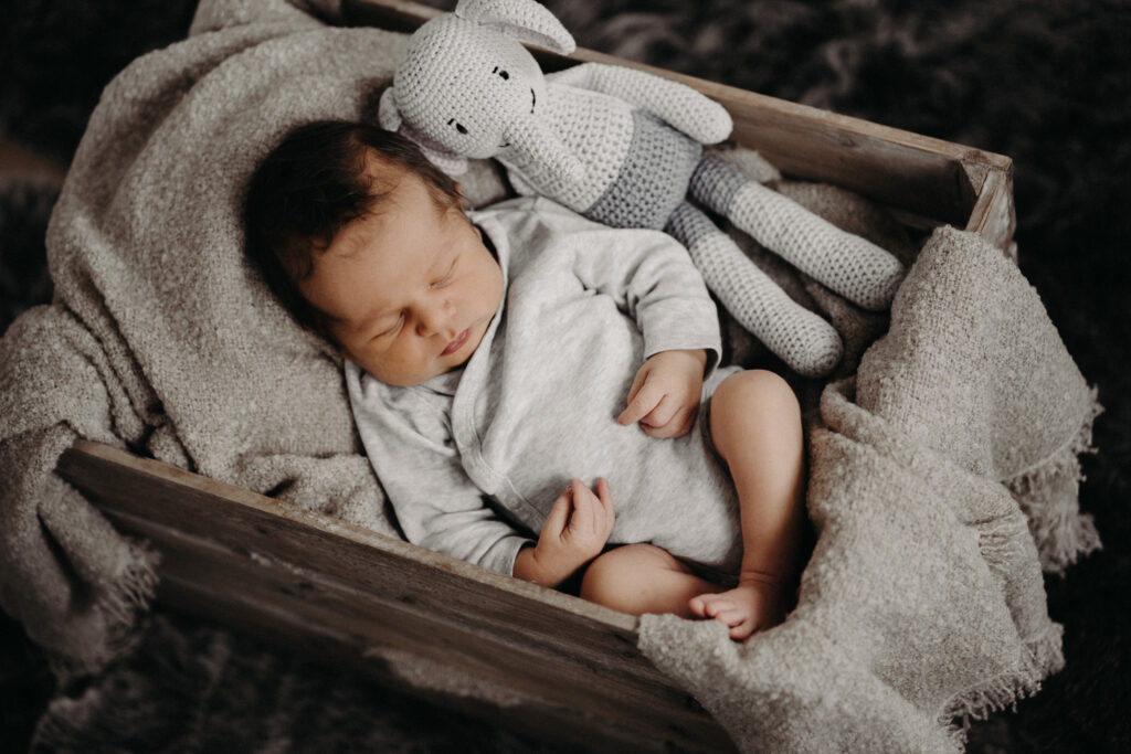 Maedchenzauber-boho-blumen-flowers-Kinder-Spass-Fun-Kinderportrait-Kommunion-Maedchen-Portraitshoot-Kids-Girls-Danksagungskarte