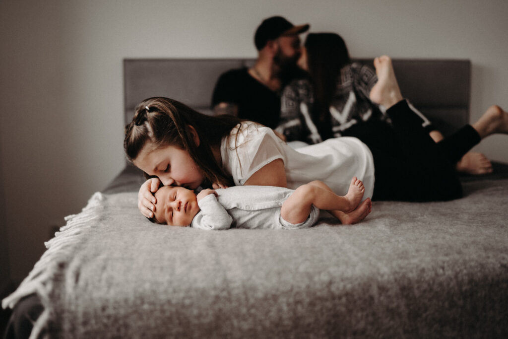 Maedchenzauber-boho-blumen-flowers-Kinder-Spass-Fun-Kinderportrait-Kommunion-Maedchen-Portraitshoot-Kids-Girls-Danksagungskarte