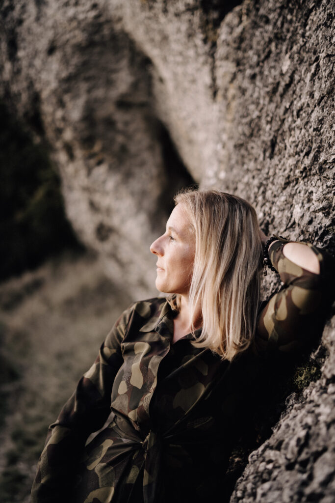 Yoga-brandingfotografie-breathinbreathout-ellertal-yogastockfoto-sichtbarwerden-yoga-business-yogalehrerin-yogastudio-yogaliebe-yoga-und-natur