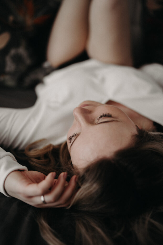 Boudoir Shooting, Sensual Portraits, Portraitfotografin, Women, Frausein, Weiblichkeit, Femme, Bamberg, sinnliche Homestory, Hirschaid