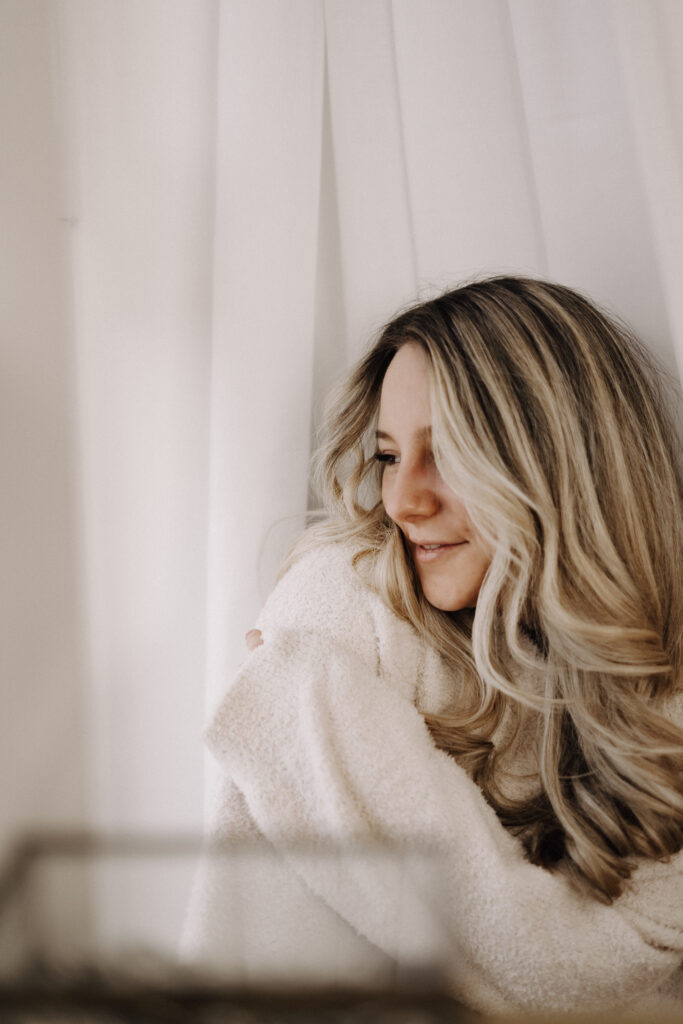 Boudoir Shooting, Sensual Portraits, Portraitfotografin, Women, Frausein, Weiblichkeit, Femme, Bamberg, sinnliche Homestory, Hirschaid