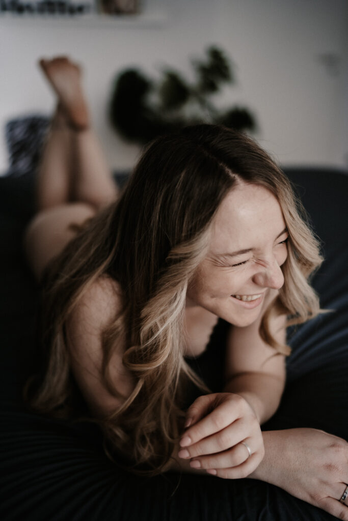 Boudoir Shooting, Sensual Portraits, Portraitfotografin, Women, Frausein, Weiblichkeit, Femme, Bamberg, sinnliche Homestory, Hirschaid