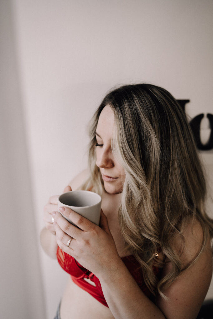 Boudoir Shooting, Sensual Portraits, Portraitfotografin, Women, Frausein, Weiblichkeit, Femme, Bamberg, sinnliche Homestory, Hirschaid