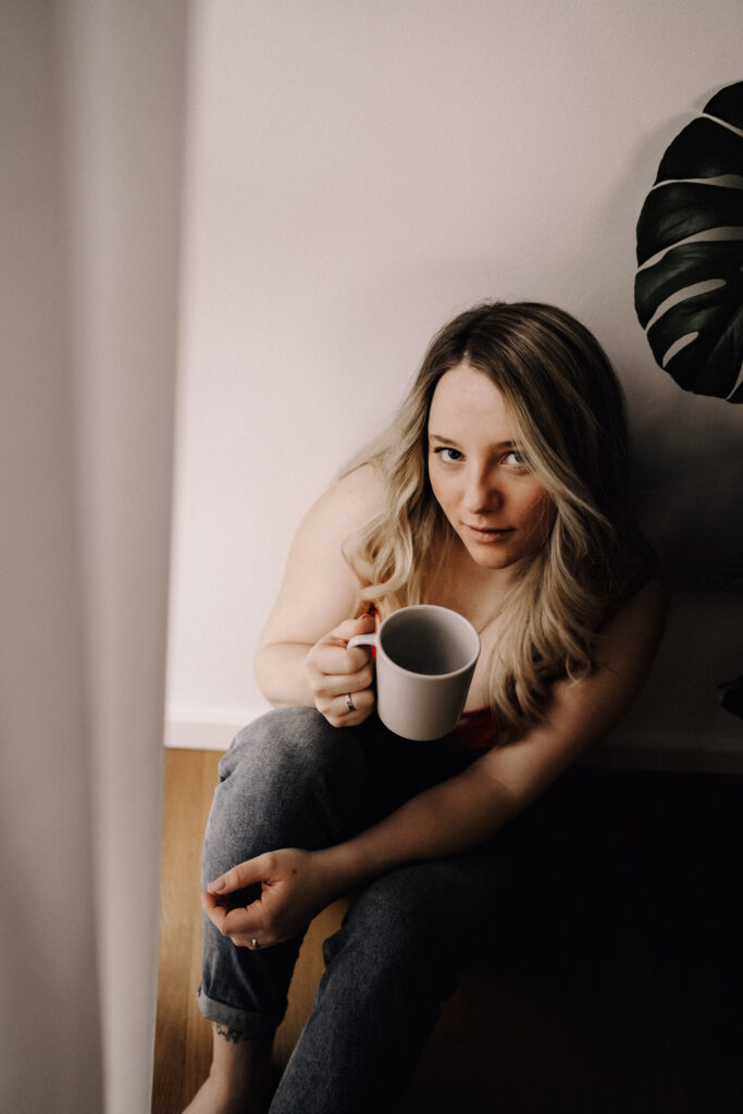 Boudoir Shooting, Sensual Portraits, Portraitfotografin, Women, Frausein, Weiblichkeit, Femme, Bamberg, sinnliche Homestory, Hirschaid