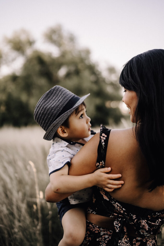 Sonnenuntergangsshooting, Sunsetshooting, Familienshooting, Familienbilder, Familienzeit, Kinderbilder, Familienspaß