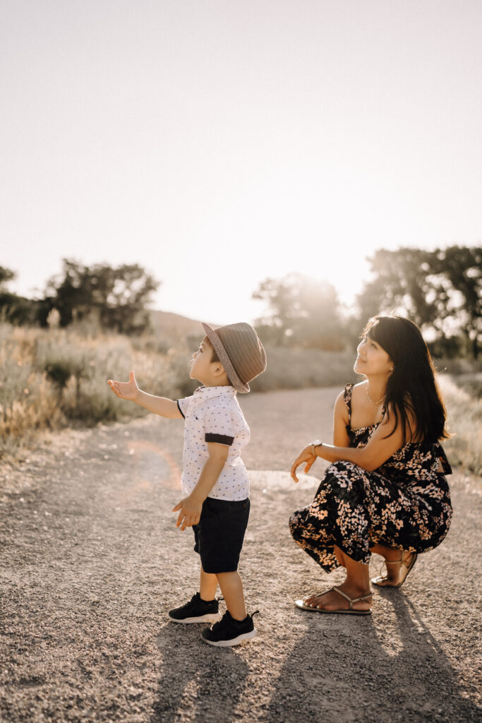 Sonnenuntergangsshooting, Sunsetshooting, Familienshooting, Familienbilder, Familienzeit, Kinderbilder, Familienspaß