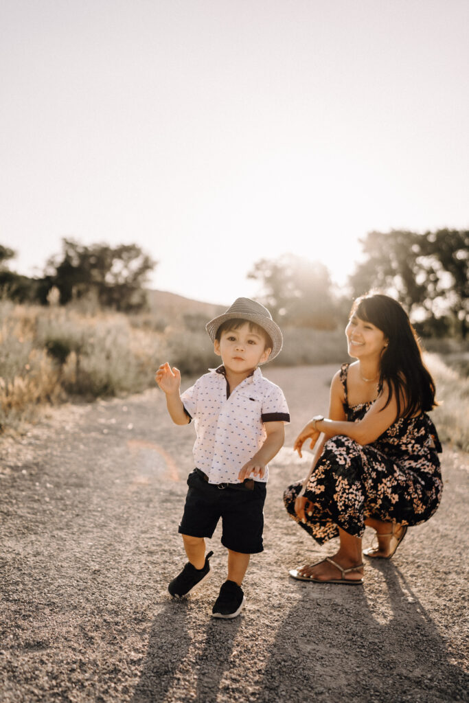 Sonnenuntergangsshooting, Sunsetshooting, Familienshooting, Familienbilder, Familienzeit, Kinderbilder, Familienspaß