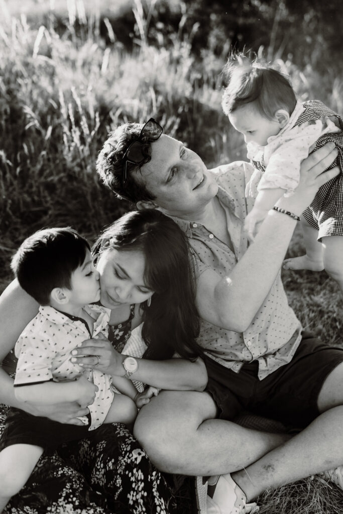 Sonnenuntergangsshooting, Sunsetshooting, Familienshooting, Familienbilder, Familienzeit, Kinderbilder, Familienspaß