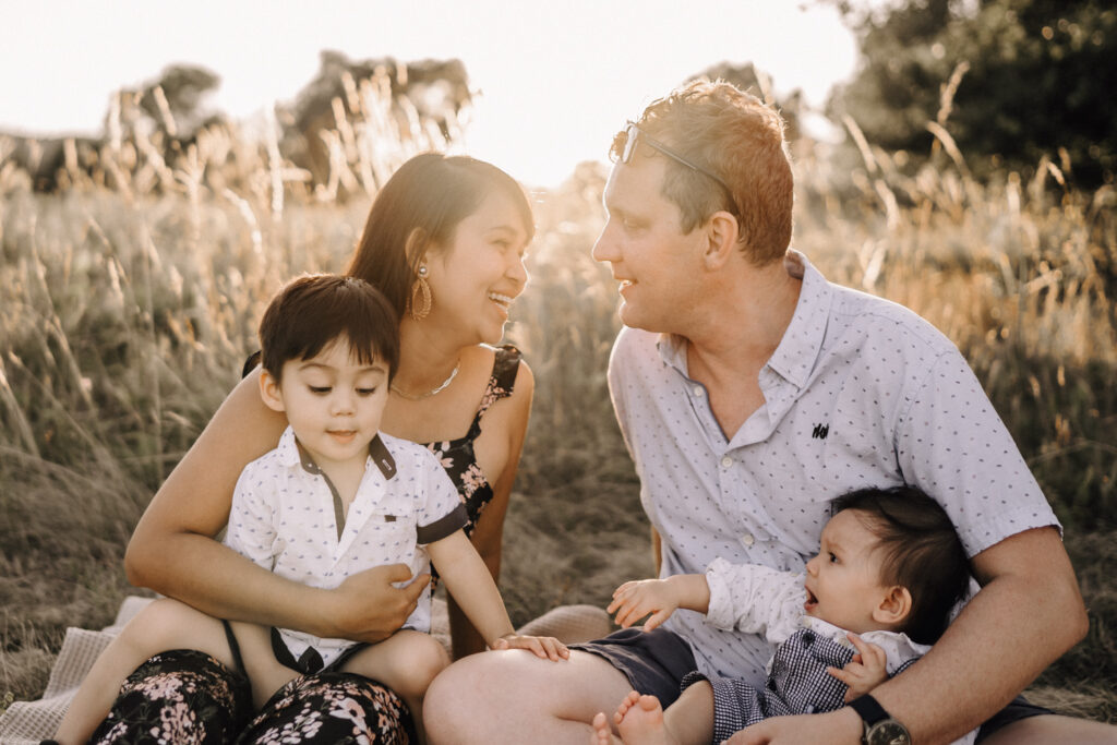 Sonnenuntergangsshooting, Sunsetshooting, Familienshooting, Familienbilder, Familienzeit, Kinderbilder, Familienspaß