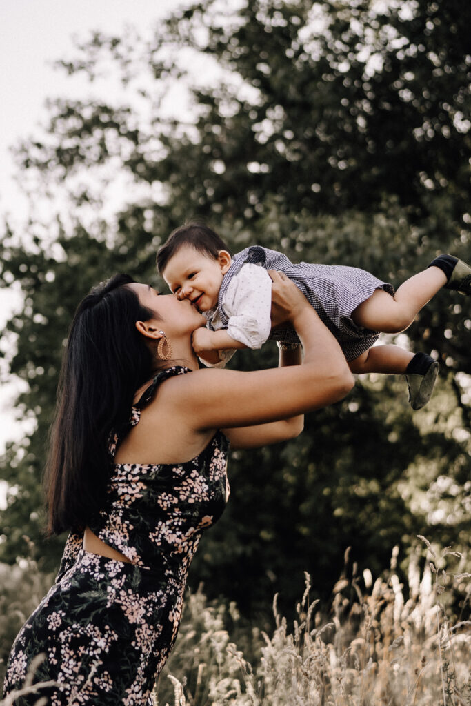 Sonnenuntergangsshooting, Sunsetshooting, Familienshooting, Familienbilder, Familienzeit, Kinderbilder, Familienspaß