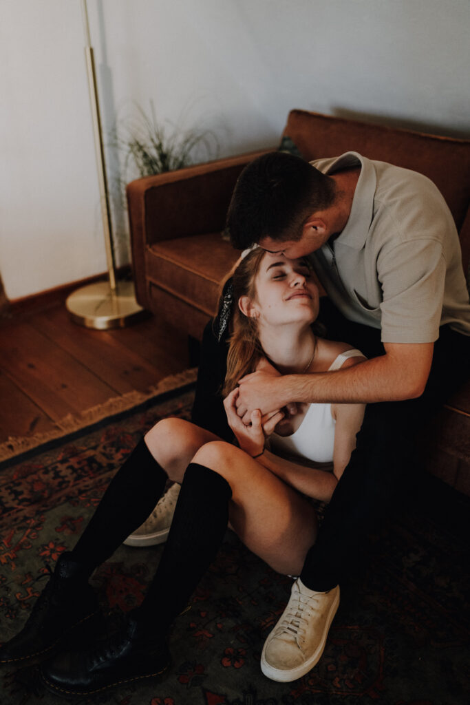 Paarshooting, Paarfotos, Homestory, Designbotschaft, Maria Vetterlein, Liebe, Hirschaid, Bamberg, Paarfotografin