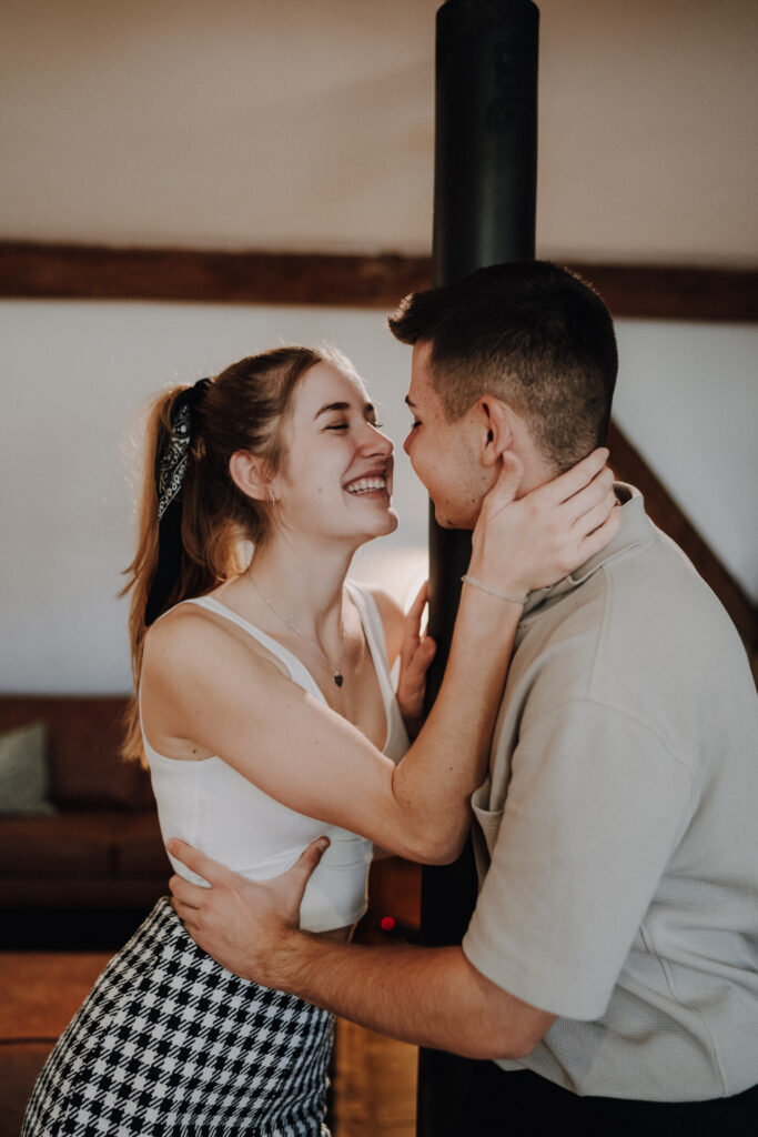 Paarshooting, Paarfotos, Homestory, Designbotschaft, Maria Vetterlein, Liebe, Hirschaid, Bamberg, Paarfotografin