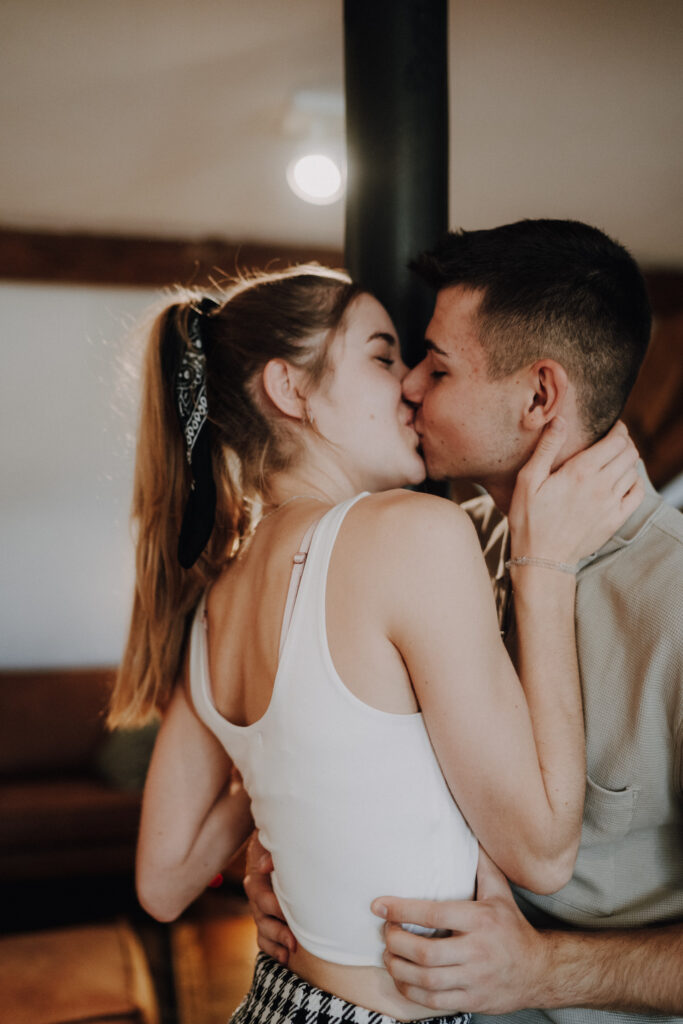 Paarshooting, Paarfotos, Homestory, Designbotschaft, Maria Vetterlein, Liebe, Hirschaid, Bamberg, Paarfotografin