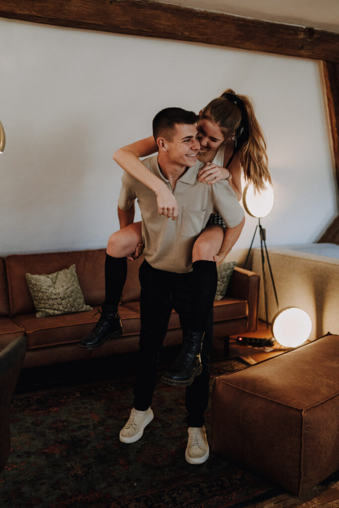 Paarshooting, Paarfotos, Homestory, Designbotschaft, Maria Vetterlein, Liebe, Hirschaid, Bamberg, Paarfotografin