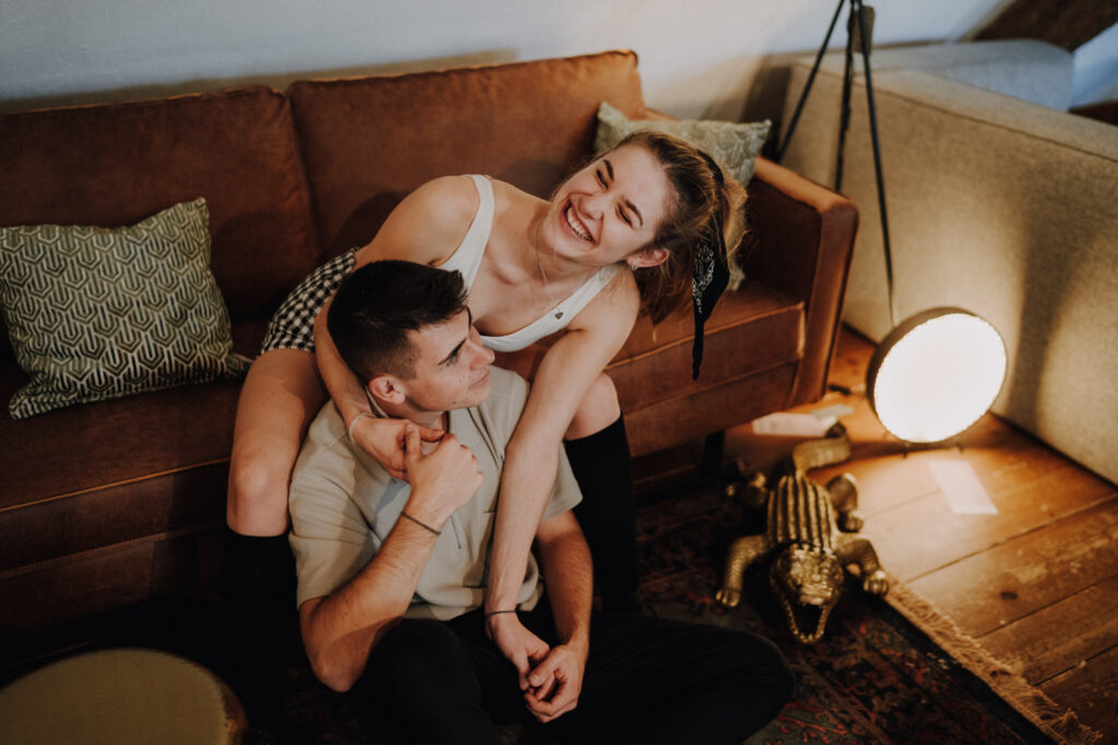 Paarshooting, Paarfotos, Homestory, Designbotschaft, Maria Vetterlein, Liebe, Hirschaid, Bamberg, Paarfotografin
