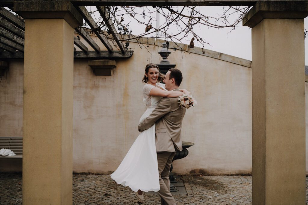 Brautpaarshooting,Schloss Sassanfahrt, Bohowedding, Winterhochzeit, Brautpaarfotos