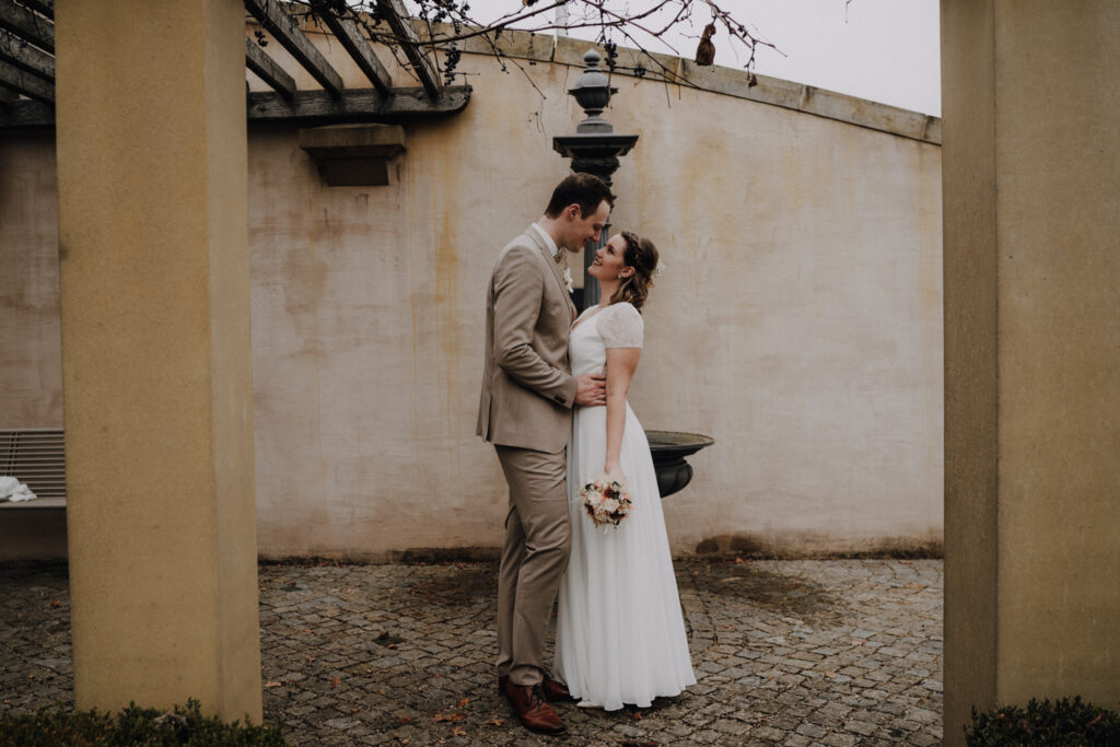Brautpaarshooting,Schloss Sassanfahrt, Bohowedding, Winterhochzeit, Brautpaarfotos