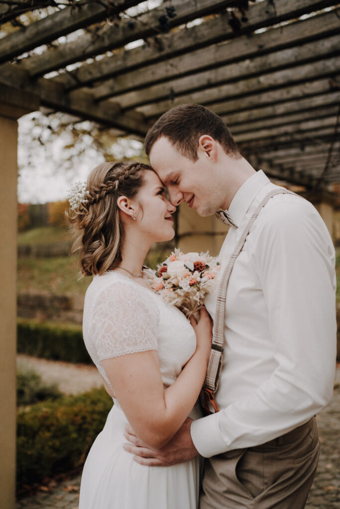 Brautpaarshooting,Schloss Sassanfahrt, Bohowedding, Winterhochzeit, Brautpaarfotos