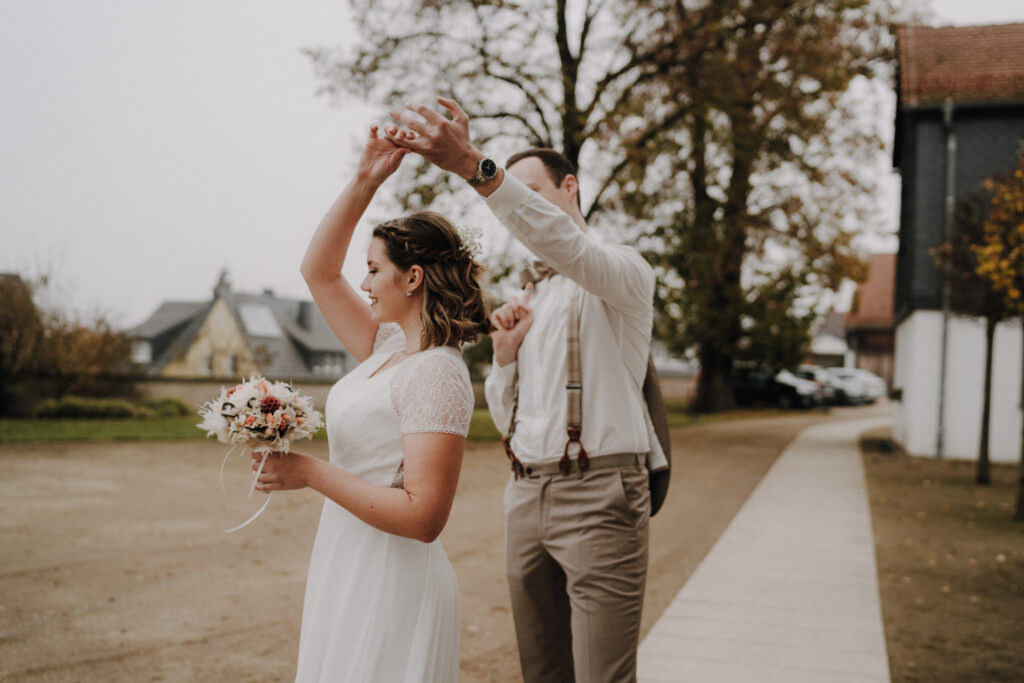 Brautpaarshooting,Schloss Sassanfahrt, Bohowedding, Winterhochzeit, Brautpaarfotos