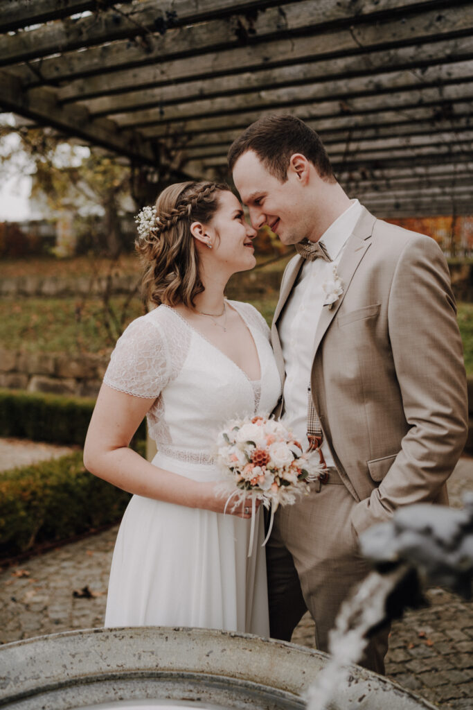 Brautpaarshooting,Schloss Sassanfahrt, Bohowedding, Winterhochzeit, Brautpaarfotos