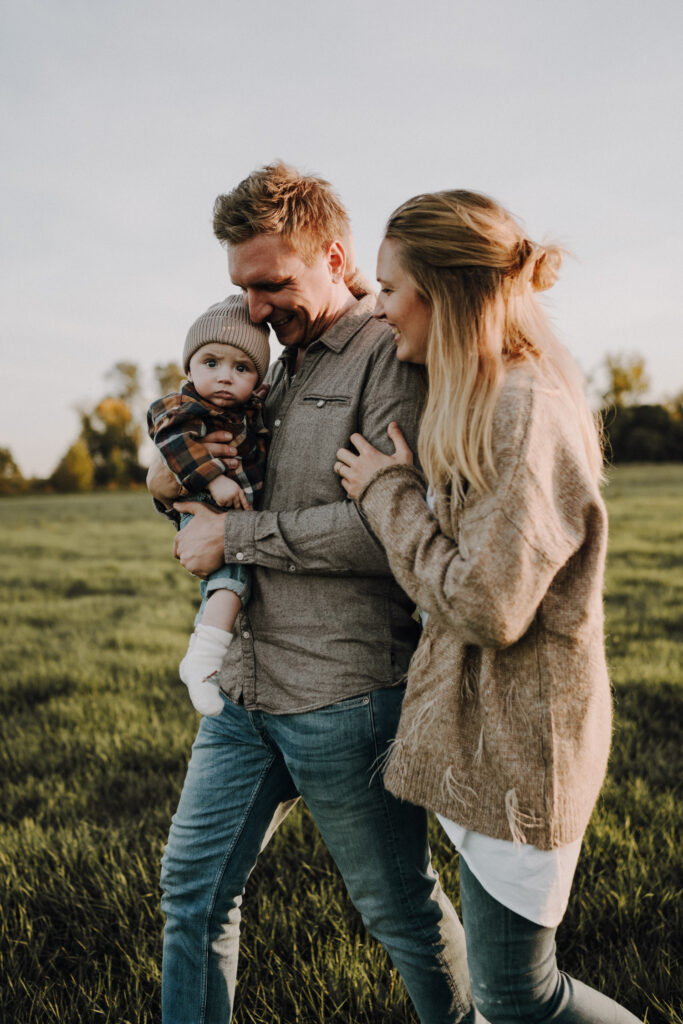 Sonnenuntergang, Sunsetshooting, Familienausflug, Familienspaziergang, Herbstshooting, Goldener Herbst, Familienfotos, Familienzeit, Hirschaid, Regnitz, Regnitztal, Golden Hour, Blue Hour