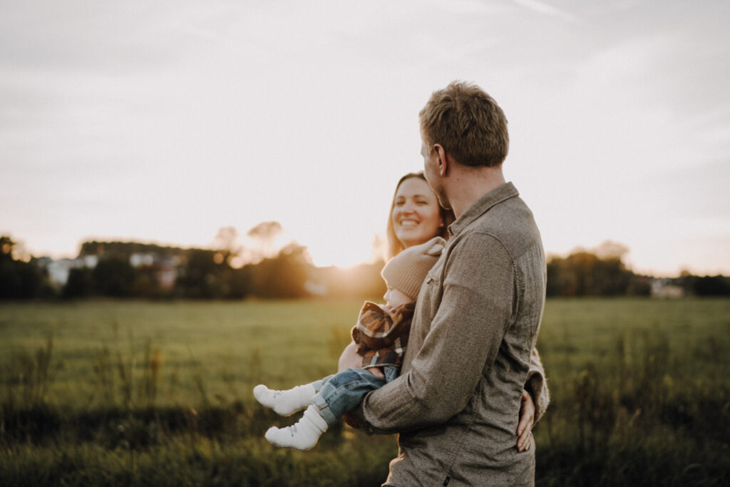 Sonnenuntergang, Sunsetshooting, Familienausflug, Familienspaziergang, Herbstshooting, Goldener Herbst, Familienfotos, Familienzeit, Hirschaid, Regnitz, Regnitztal, Golden Hour, Blue Hour