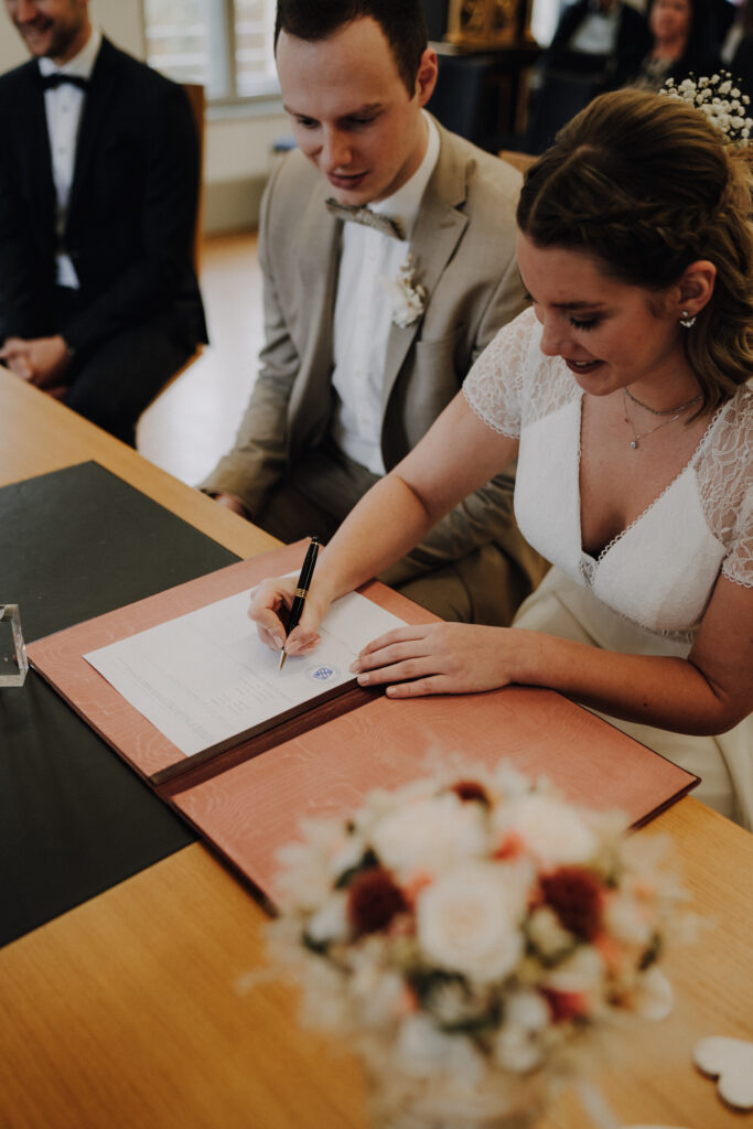Hochzeitsreportage, standesamtliche Hochzeit, Winterhochezeit, Schloss Sassanfahrt, Bohowedding, Brautpaarfotos
