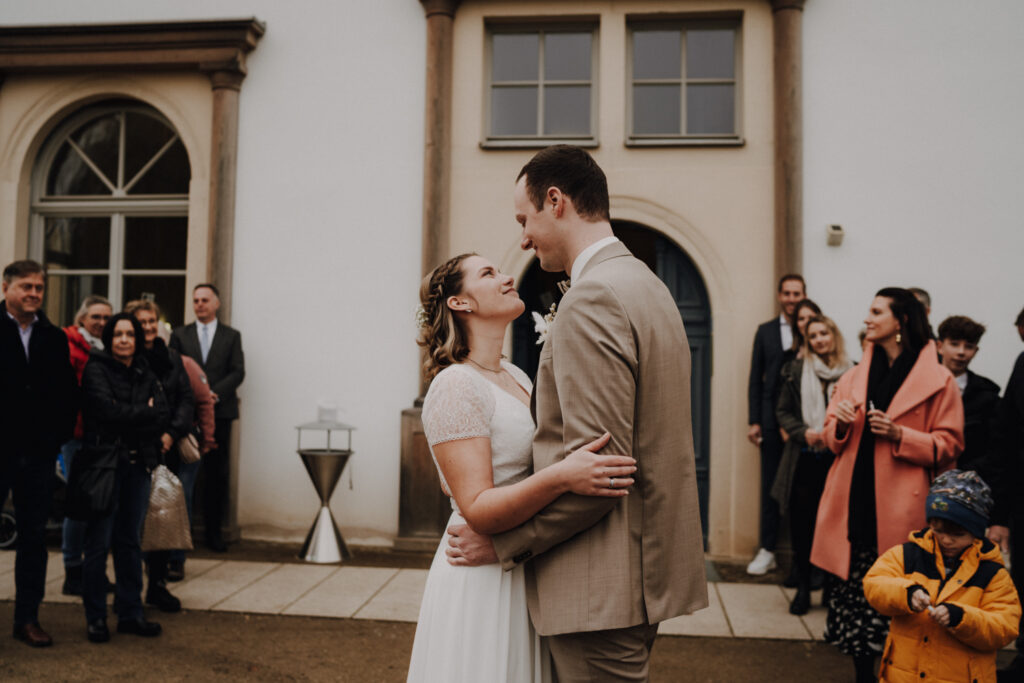Hochzeitsreportage, standesamtliche Hochzeit, Winterhochezeit, Schloss Sassanfahrt, Bohowedding, Brautpaarfotos