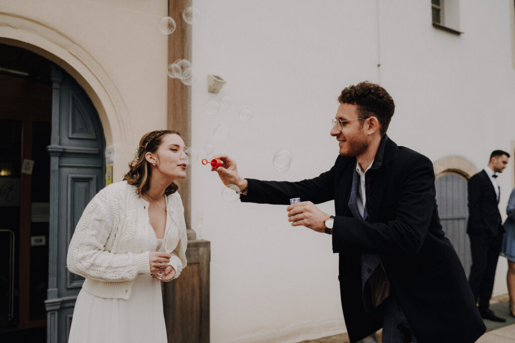 Hochzeitsreportage, standesamtliche Hochzeit, Winterhochezeit, Schloss Sassanfahrt, Bohowedding, Brautpaarfotos