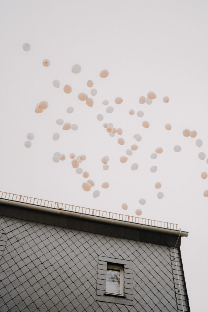 Hochzeitsreportage, standesamtliche Hochzeit, Winterhochezeit, Schloss Sassanfahrt, Bohowedding, Brautpaarfotos