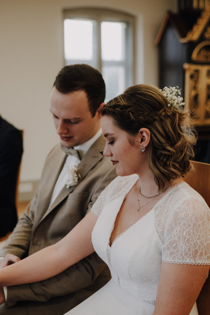 Hochzeitsreportage, standesamtliche Hochzeit, Winterhochezeit, Schloss Sassanfahrt, Bohowedding, Brautpaarfotos