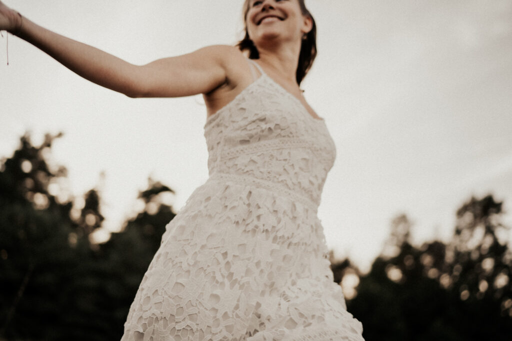 Paarshooting, Paarfotos, Abendstimmung, Sommer, Spätsommerwiese, Paarfotos, Liebe, romantisches Fotoshooting, Hirschaid, Bamberg