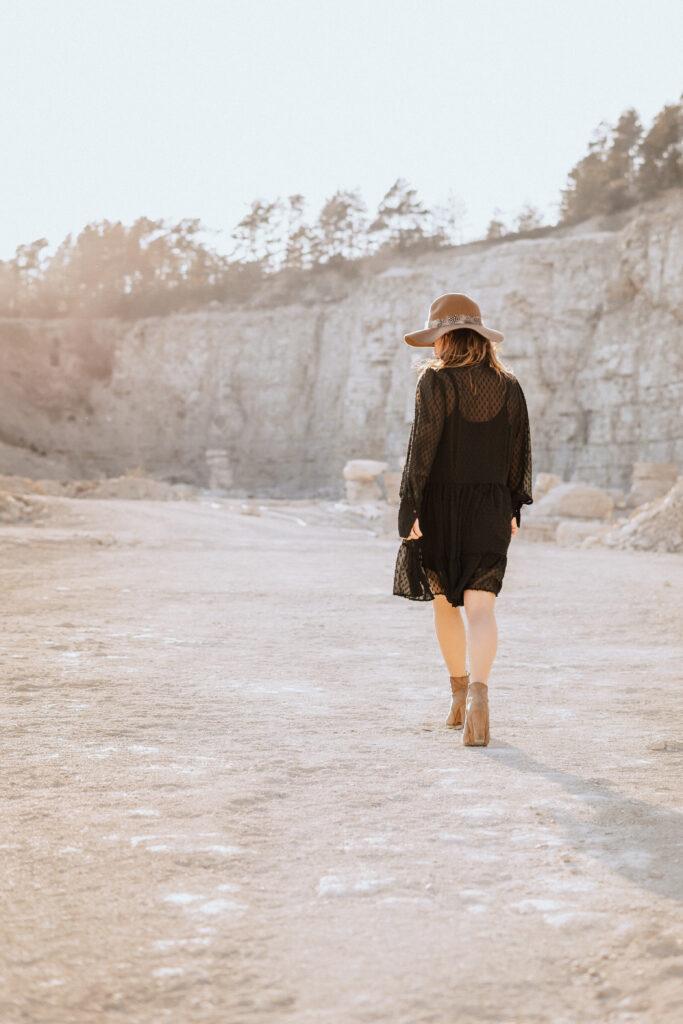 Bohoemian Shooting-Countryshooting-Portraitshooting-Steinbruch-Sunsetshooting
