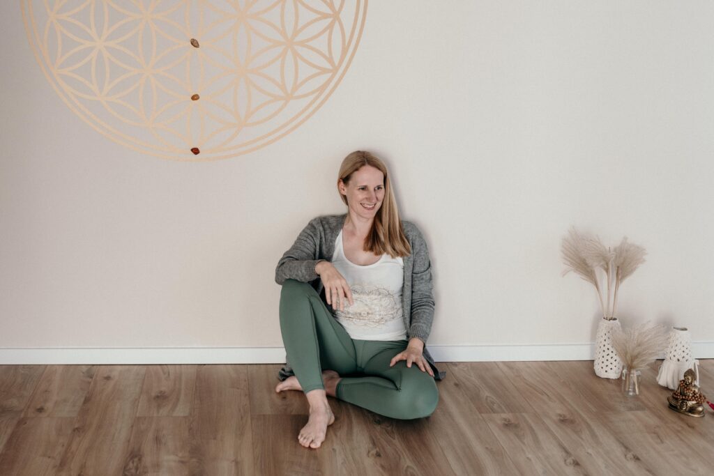 Business Portrait, Personal Branding, Yoga, Yogashooting, Yogalehrerin, Yogastudio, Outdoor Yoga, Indoor Yoga, Rothsee, Schwabach, Anahatalifestyleyoga