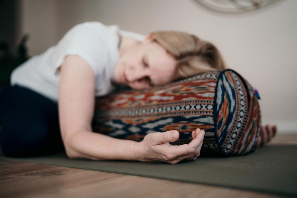 Business Portrait, Personal Branding, Yoga, Yogashooting, Yogalehrerin, Yogastudio, Outdoor Yoga, Indoor Yoga, Rothsee, Schwabach, Anahatalifestyleyoga