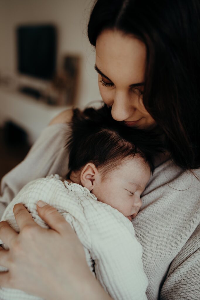 Familie, Alltagsleben, Alltagesgold, Familienshooting, Homestory, Familienreportage, Newbornshooting, Familienbilder, Babybilder, Wochenbett