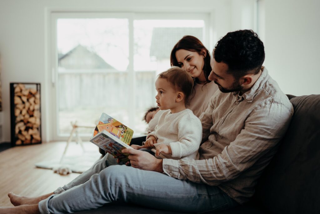 Familie, Alltagsleben, Alltagesgold, Familienshooting, Homestory, Familienreportage, Newbornshooting, Familienbilder, Babybilder, Wochenbett