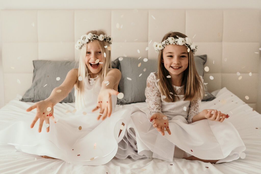 Mädchenzauber-boho-blumen-flowers-Kinder-Spaß-Fun-Kinderportrait-Kommunion-Mädchen-Portraitshoot-Kids-Girls-weiß-white-Prinzessin