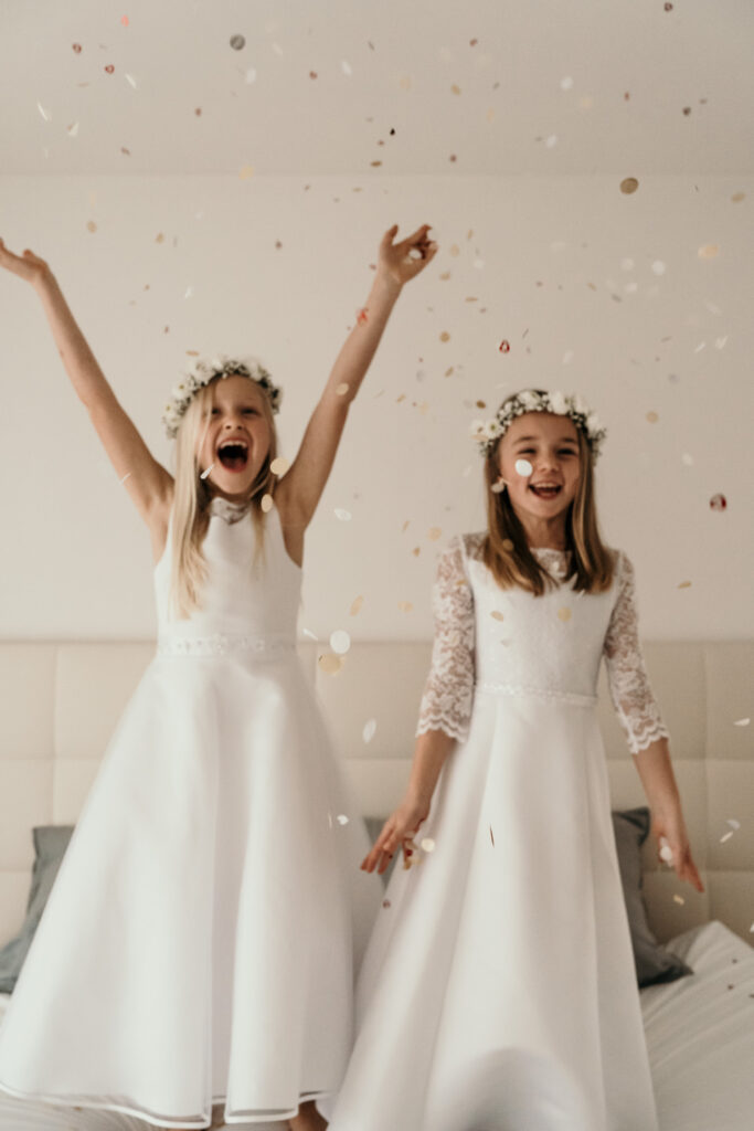 Mädchenzauber-boho-blumen-flowers-Kinder-Spaß-Fun-Kinderportrait-Kommunion-Mädchen-Portraitshoot-Kids-Girls-weiß-white-Prinzessin