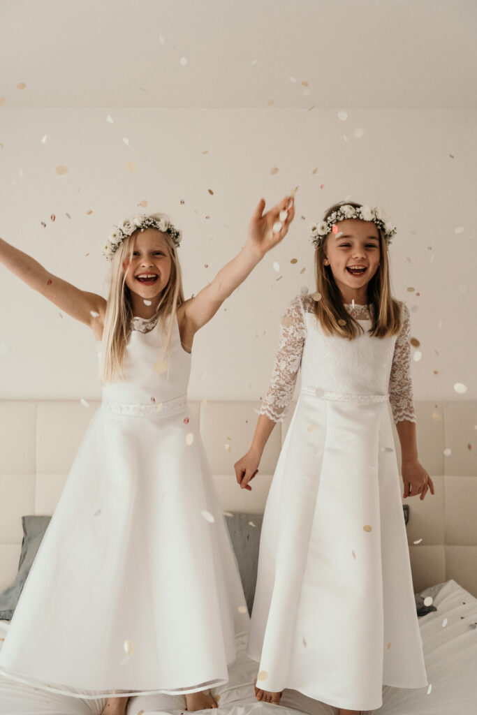 Mädchenzauber-boho-blumen-flowers-Kinder-Spaß-Fun-Kinderportrait-Kommunion-Mädchen-Portraitshoot-Kids-Girls-weiß-white-Prinzessin