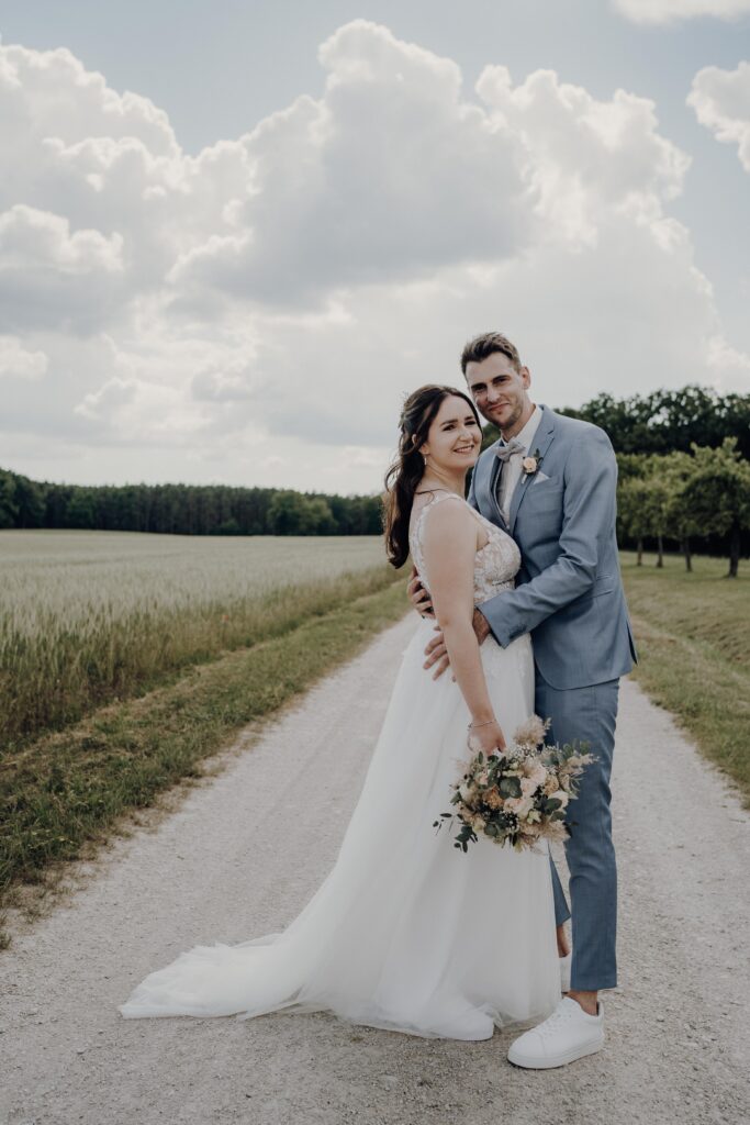 Brautpaarshooting-just-married-Braut-und-Braeutigam-Afterwedding-Shooting-wedding-shooting