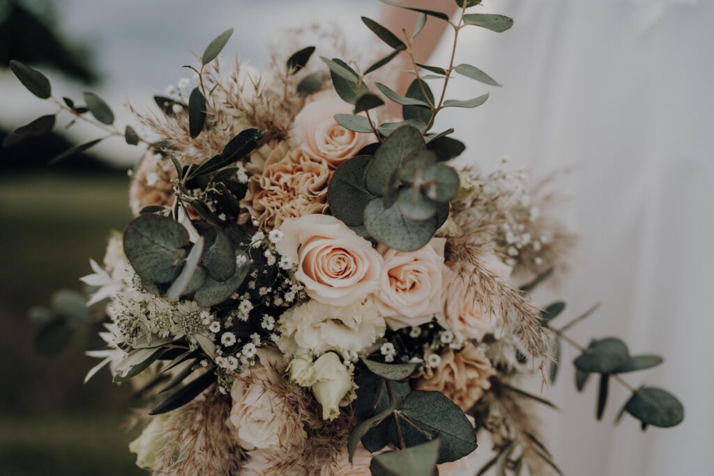 Brautpaarshooting-just-married-Braut-und-Braeutigam-Afterwedding-Shooting-wedding-shooting