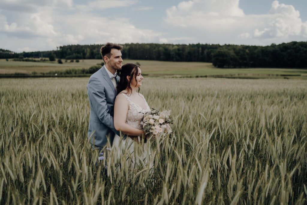 Brautpaarshooting-just-married-Braut-und-Braeutigam-Afterwedding-Shooting-wedding-shooting