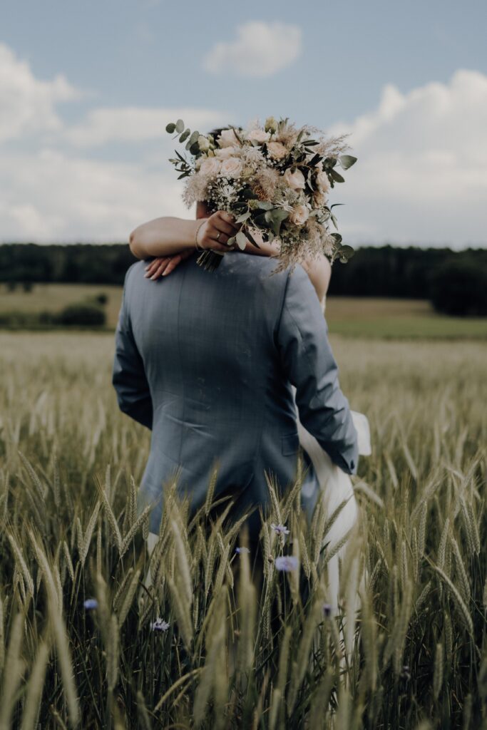 Brautpaarshooting-just-married-Braut-und-Braeutigam-Afterwedding-Shooting-wedding-shooting