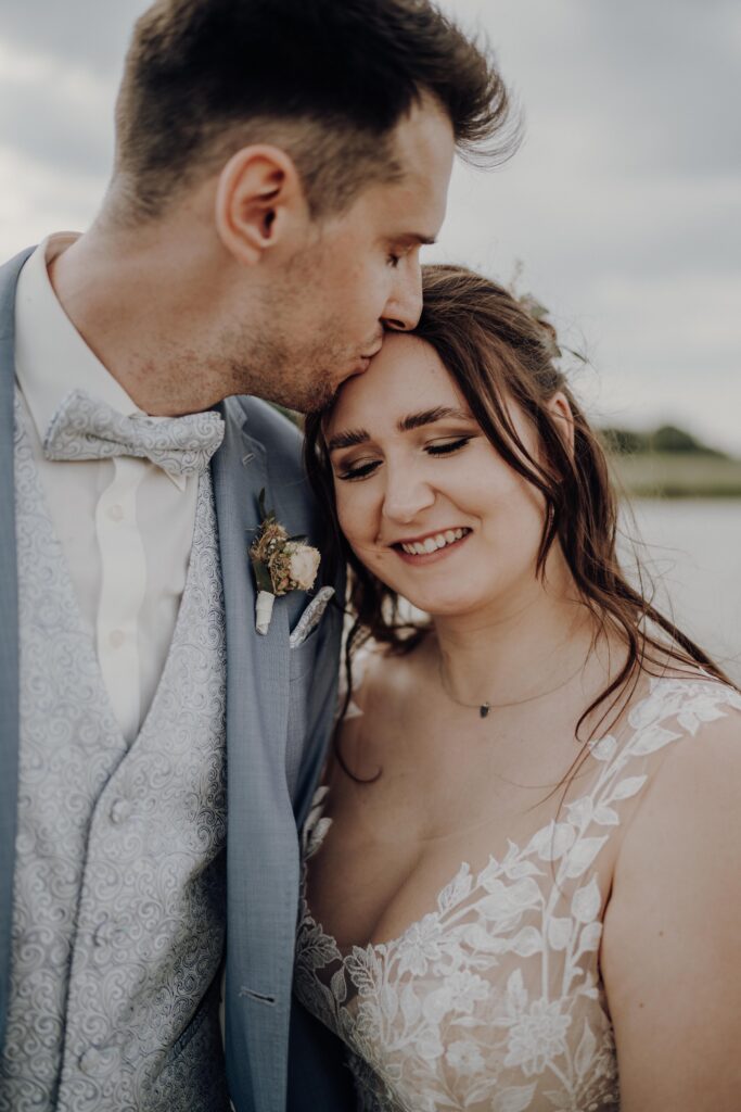Brautpaarshooting-just-married-Braut-und-Braeutigam-Afterwedding-Shooting-wedding-shooting