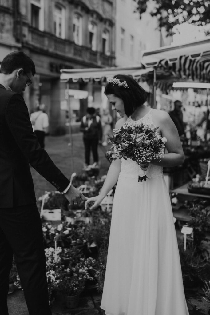 Urban Wedding, Brautpaarshooting, Bamberg, Isabel&Paul, Altstadt, Retroflair, Motion, Cityflair