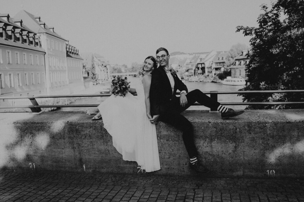 Urban Wedding, Brautpaarshooting, Bamberg, Isabel&Paul, Altstadt, Retroflair, Motion, Cityflair