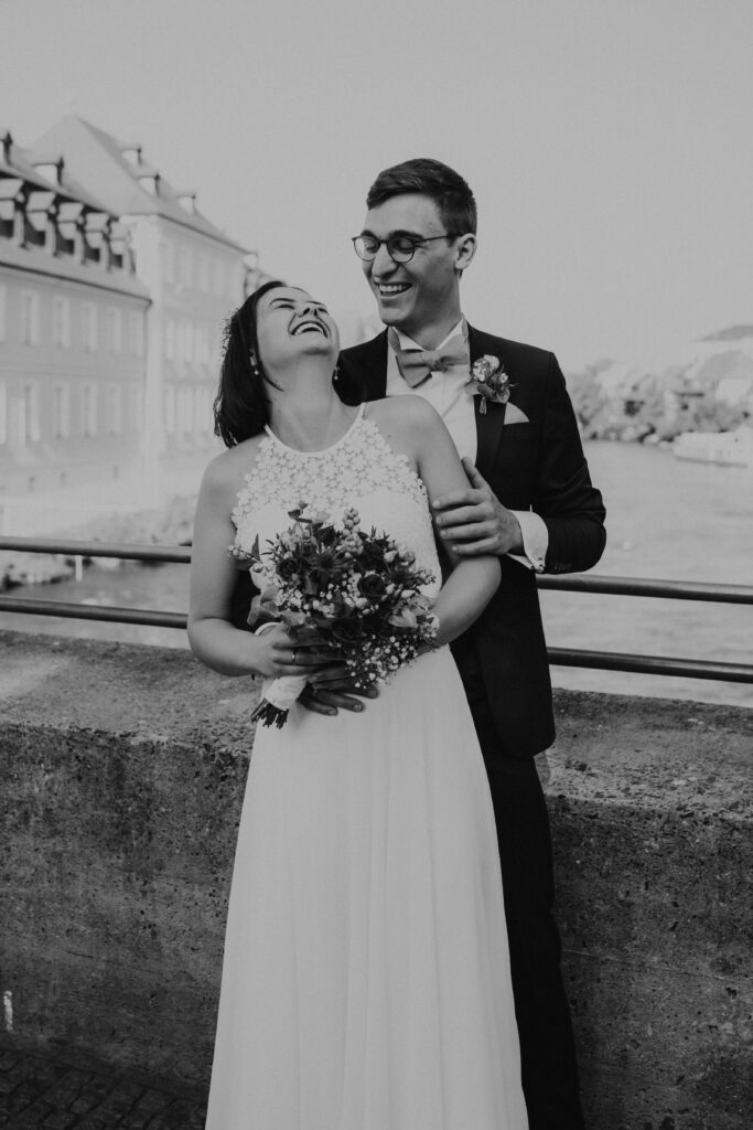 Urban Wedding, Brautpaarshooting, Bamberg, Isabel&Paul, Altstadt, Retroflair, Motion, Cityflair