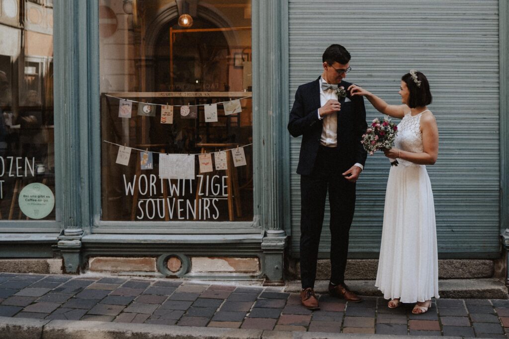 Urban Wedding, Brautpaarshooting, Bamberg, Isabel&Paul, Altstadt, Retroflair, Motion, Cityflair