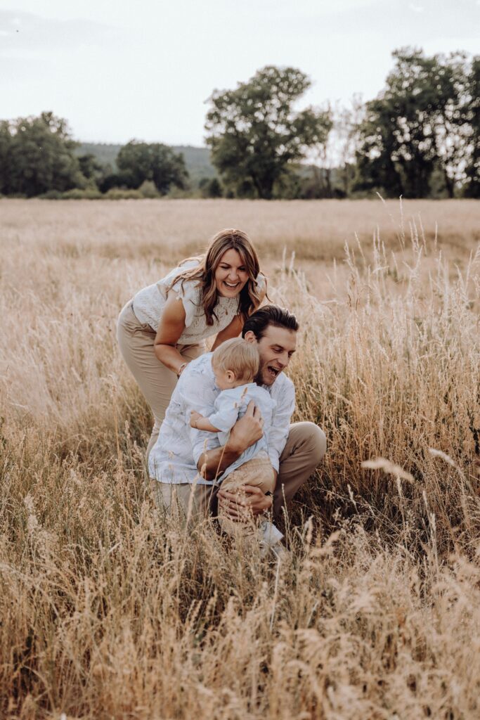 Familienshooting, Sommerwiese, Sonnenuntergang, Familienausflug, Regnitztal